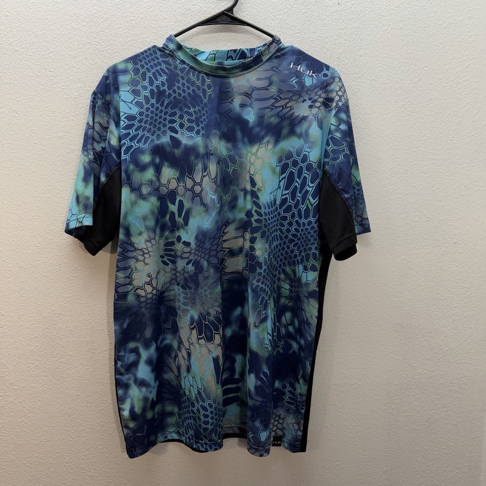 HUK Shirt Performance Fishing Blue Camo Mesh Sz M Outdoor Short Sleeve Crewneck